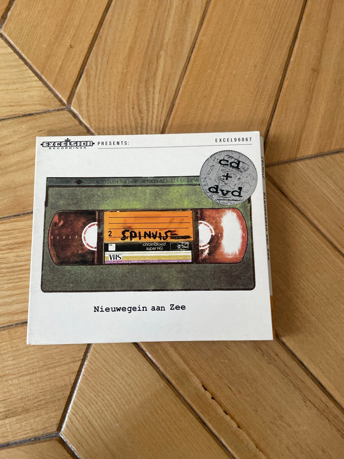Nieuwegein aan Zee + Spinvis CD/DVD Boxset, Cd's en Dvd's, Alle leeftijden, Ophalen of Verzenden, Zo goed als nieuw, Boxset