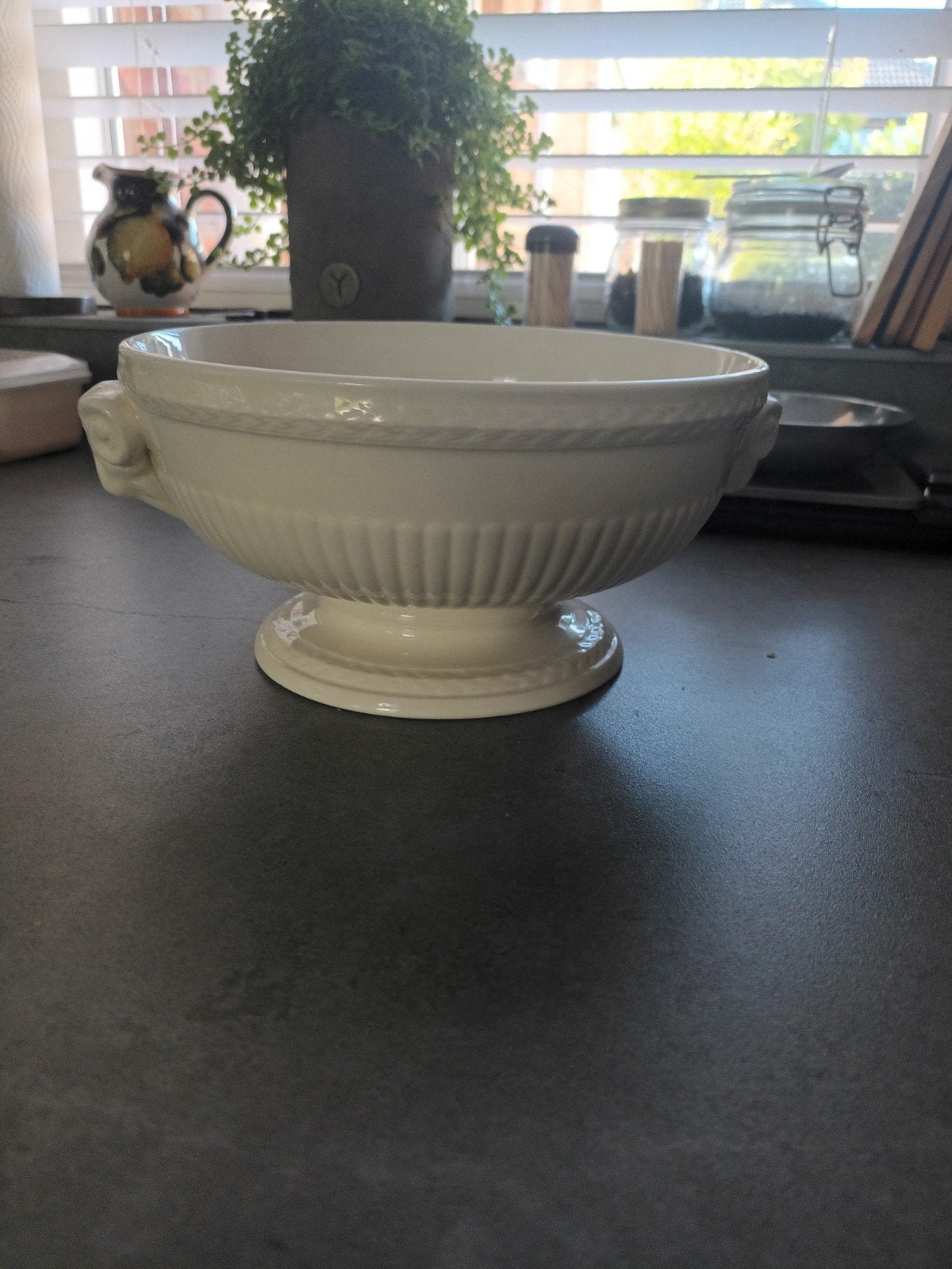 Wedgwood Edme Queens Ware Soepterrine / Kom met voet, Ophalen of Verzenden