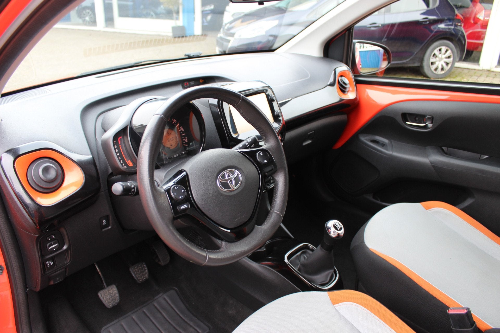 Toyota Aygo 1.0 VVT-i "X-Cite" Airco - achteruitrijcamera !, Auto's, Toyota, Voorwielaandrijving, Stof, Gebruikt, Overige kleuren