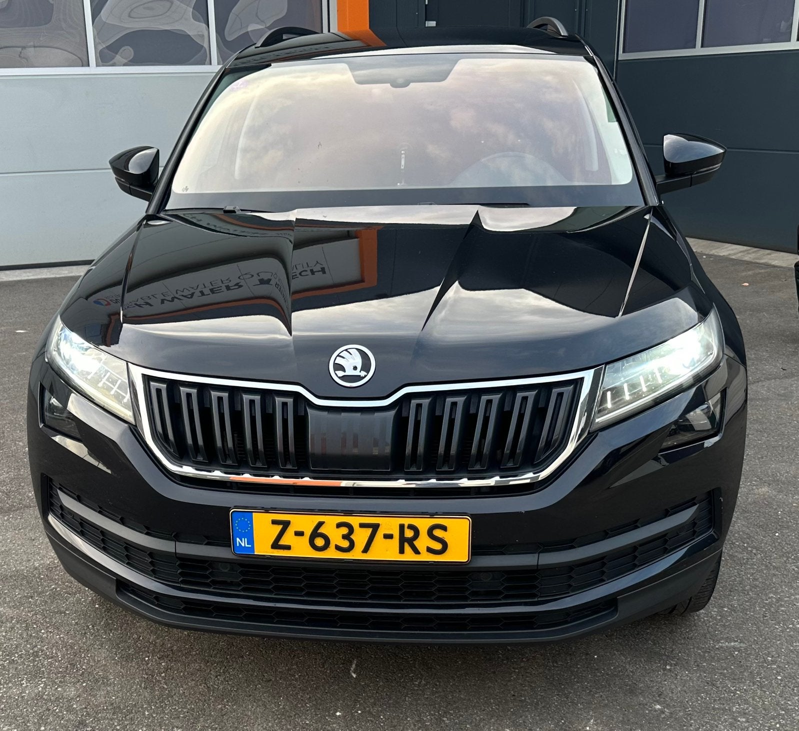 Skoda Kodiaq 1.5 TSI Greentech ACT 150pk Dsg-7 7pl. 2020, Auto's, Skoda, Stof, Zwart, 4 cilinders, Bluetooth