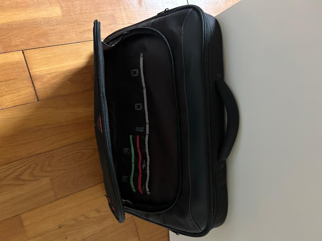 Laptop tas, Computers en Software, Laptoptassen, Ophalen of Verzenden, Zo goed als nieuw, Tabletvak, Targus