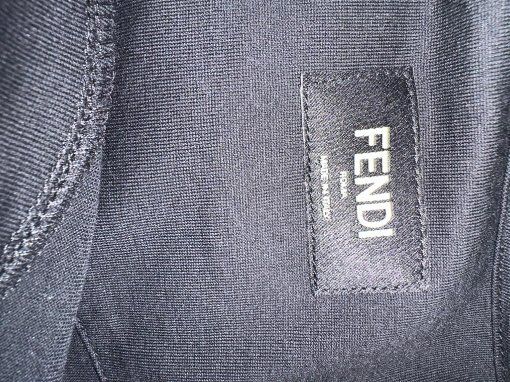 Fendi T-shirt met 'STAFF ONLY' print, Ophalen of Verzenden, Zo goed als nieuw, Overige maten, Zwart