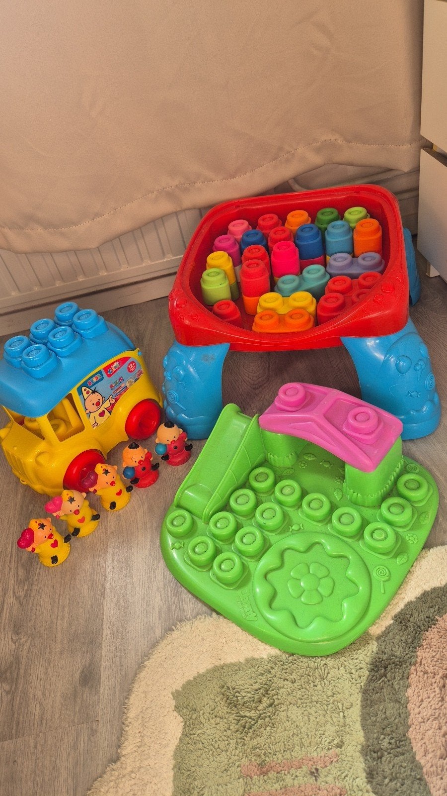 Speelgoedpakket: Tafel met blokken, Bumba bus & poppetjes, Ophalen, Gebruikt, Overige typen