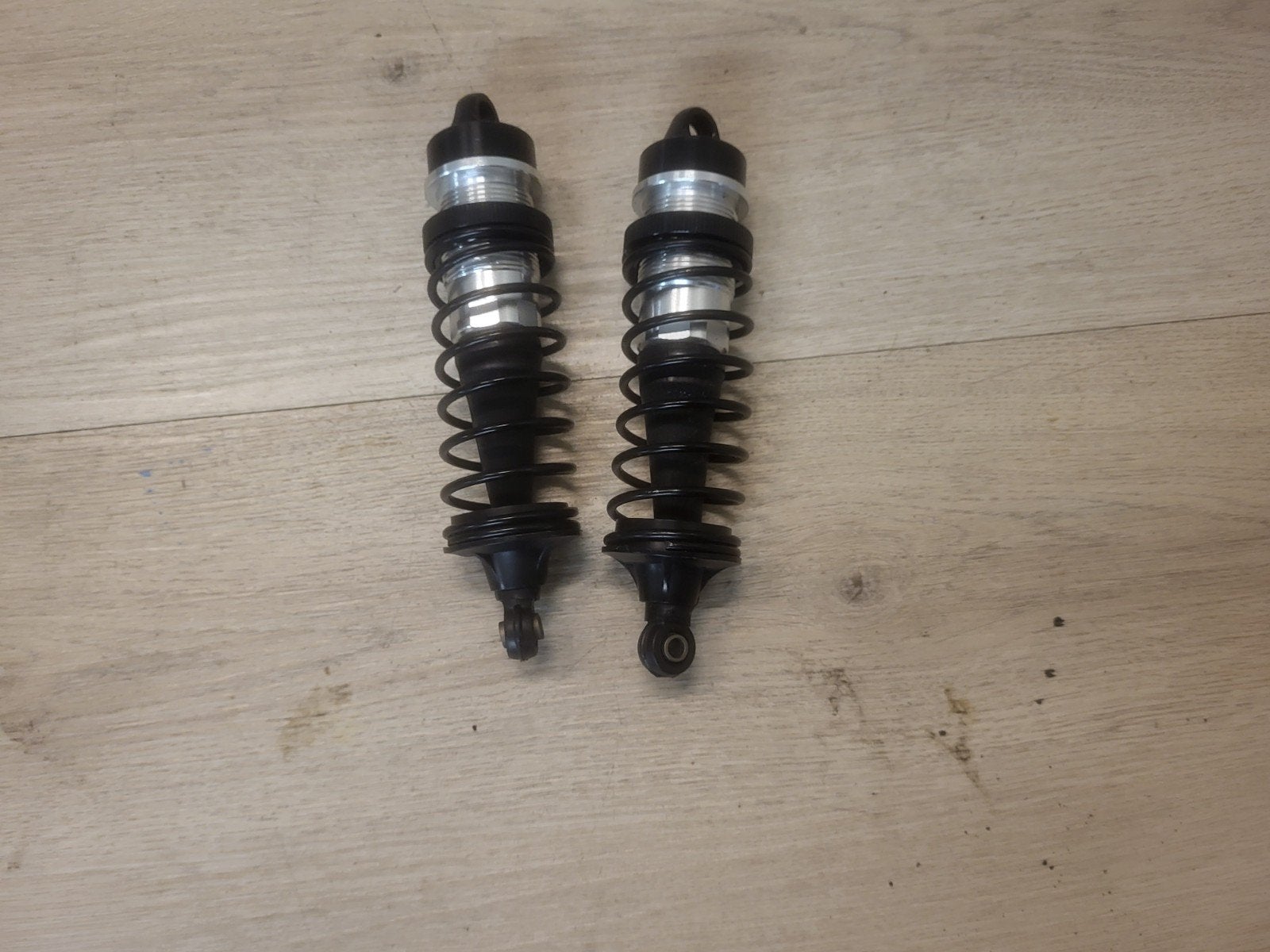 losi 5ive T voor schokbrekers, Hobby en Vrije tijd, Ophalen of Verzenden, Overige schalen, Benzine, Onderdeel