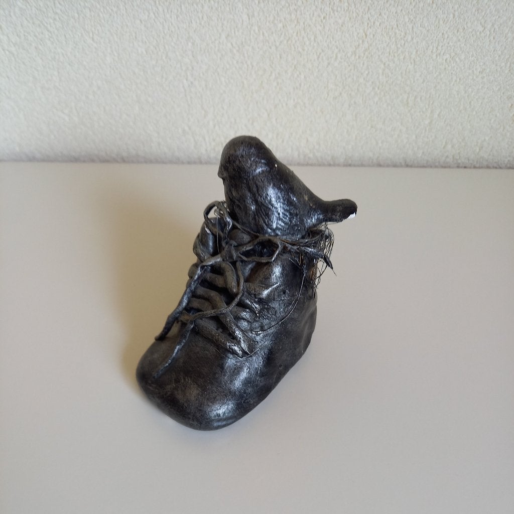 Decoratief beeldje: schoen met vogel in nestje, Vintage, Overige materialen, Ophalen of Verzenden, Zo goed als nieuw