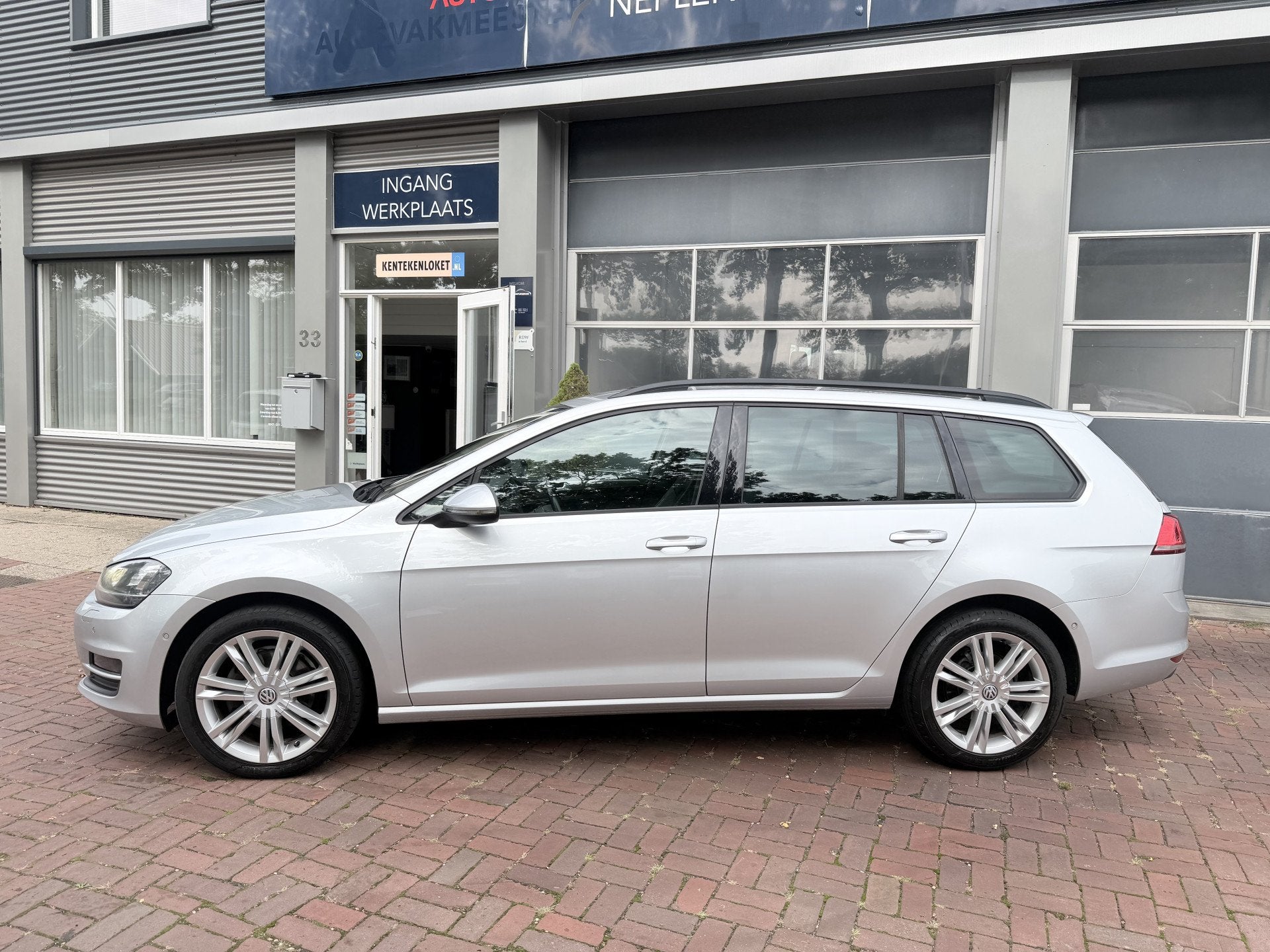 Volkswagen Golf Variant 1.6 TDI Highline km 130.000 Nap bj 2, Dealer onderhouden, Gebruikt, 4 cilinders, 700 kg