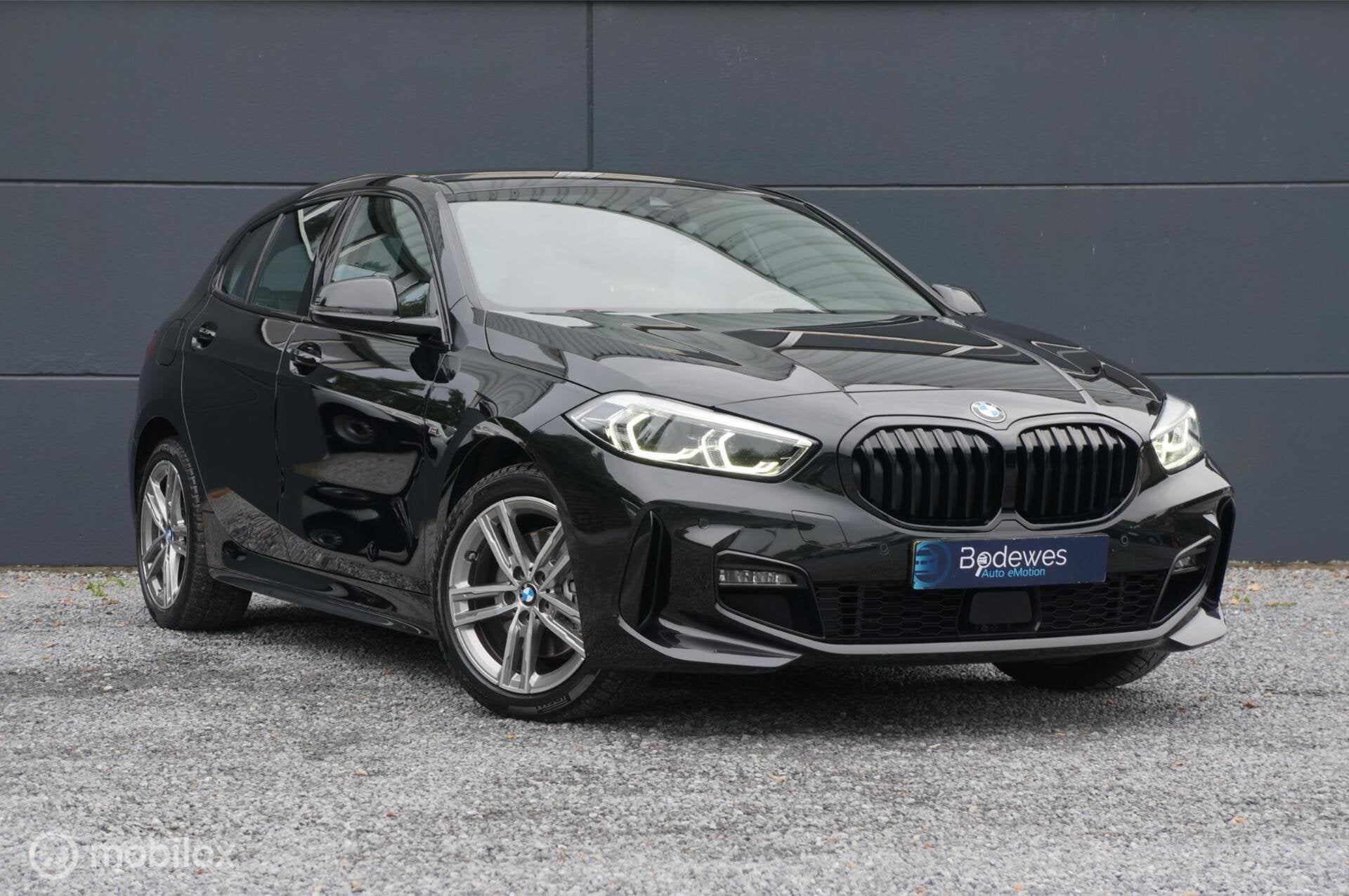 BMW 1-serie 118i EDE M Sport Edition Navi Led PDC Stoelverw!, Auto's, Gebruikt, Leder en Stof, Zwart, Bedrijf