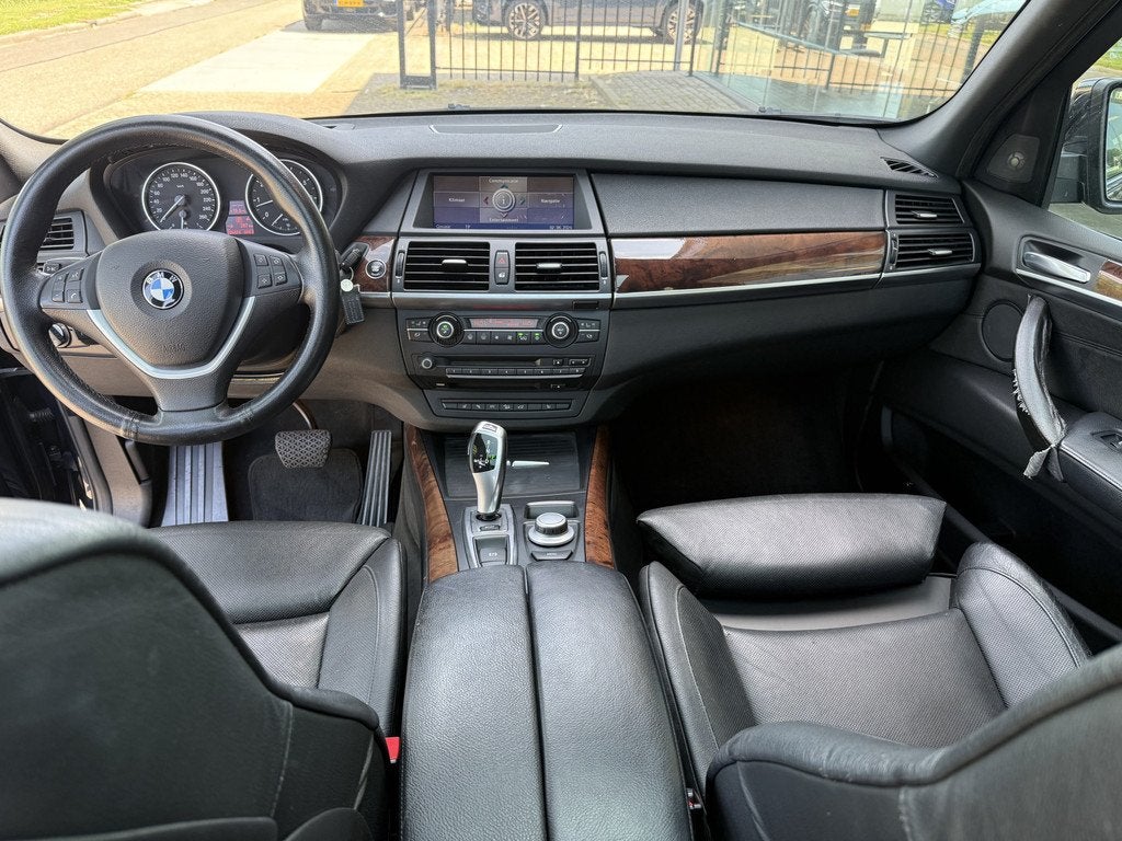 BMW X5 xDrive48i High Executive 7-p * Panodak * M Sport * Yo, Gebruikt, 2145 kg, Leder, Bedrijf
