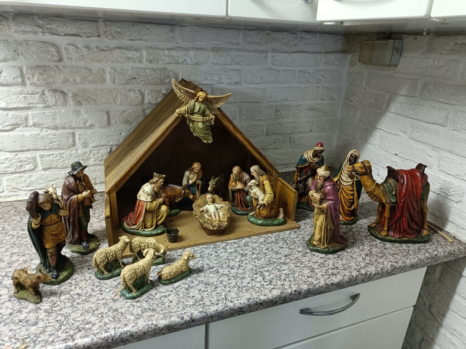 Complete Kerststal met 15 Beelden en Houten Stal, Verzamelen, Ophalen, Beeld(je)