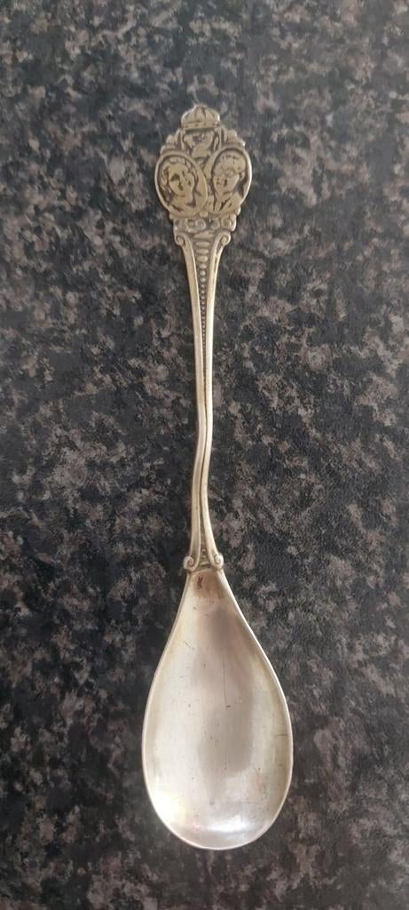 Theelepel Verloving Juliana & Bernard 1936, Ophalen
