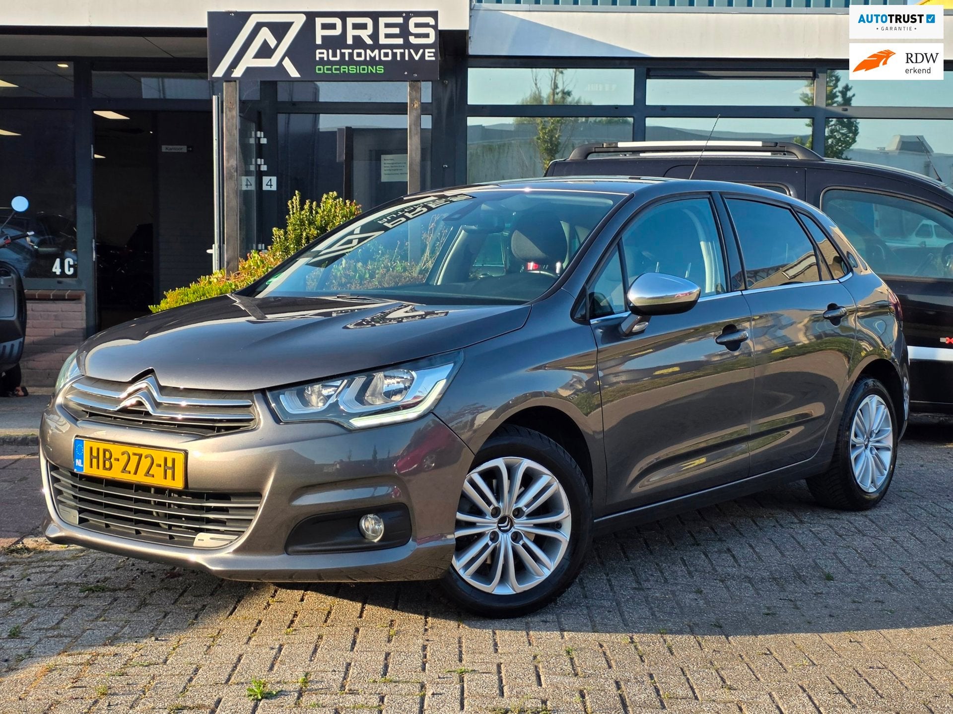 Citroen C4 1.2 PureTech Feel Collection |CLIMA|CRUISE|NAVI, Auto's, Stof, Euro 6, 1199 cc, Origineel Nederlands