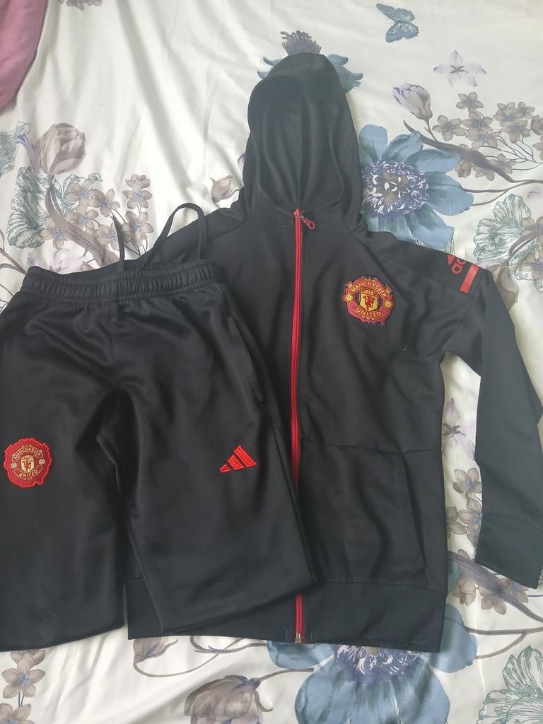 Manchester United Trainingspak Zwart - Hoodie & Korte Broek, Zwart, Overige maten, Ophalen of Verzenden, Zo goed als nieuw