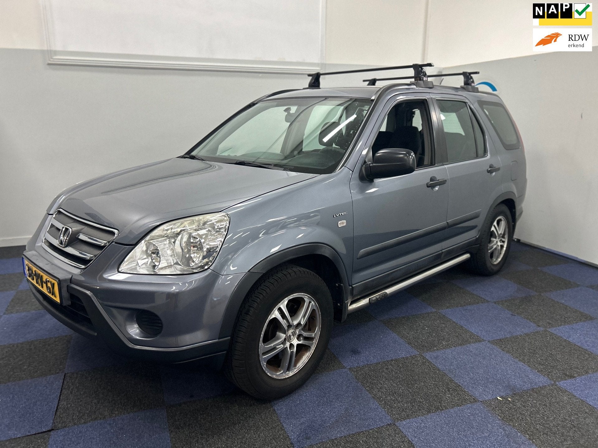 Honda CR-V 2.0i LS / AUTOMAAT / AIRCO / WINTERSET / DEALER O, Auto's, Automaat, 1998 cc, Gebruikt, 4 cilinders