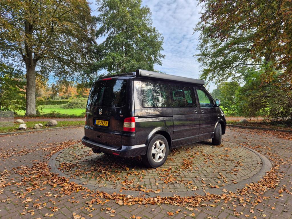 VW Multivan T5  camper met 7 zitplaatsen en hefdak, Caravans en Kamperen, Campers, Particulier, tot en met 4, Buscamper of Camperbus