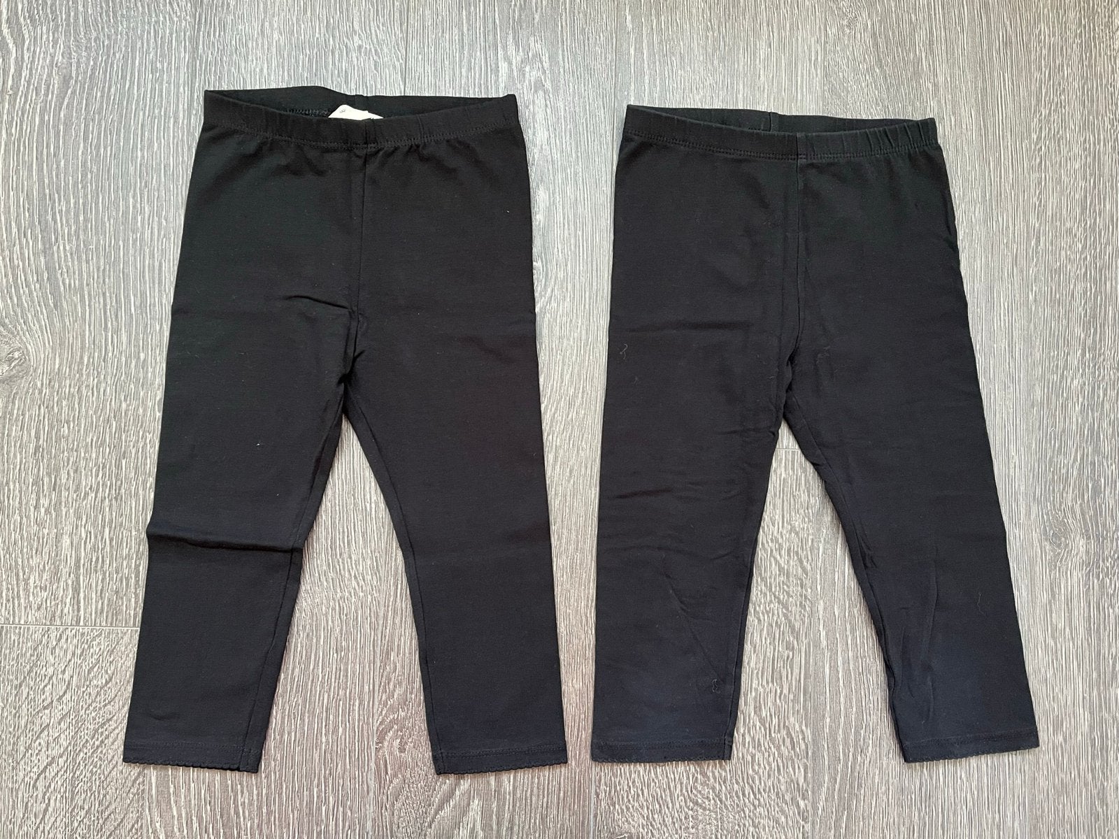 2 stuks meisjes capri driekwart legging zwart H&M mt 116, Ophalen of Verzenden, Zo goed als nieuw, Meisje, Broek