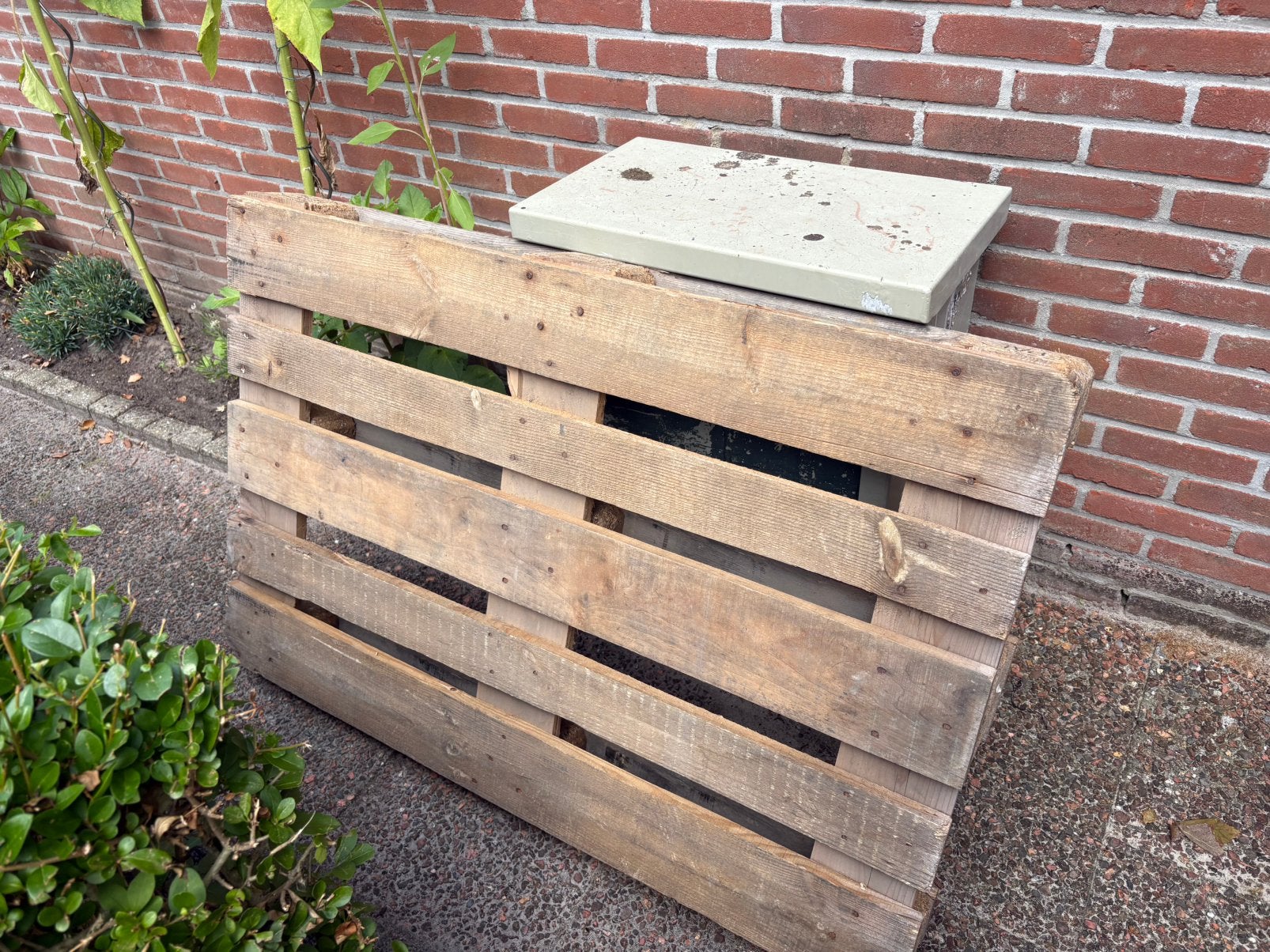 1 pallet, Doe-het-zelf en Verbouw, Hout en Planken, Ophalen, Zo goed als nieuw, 50 mm of meer, Pallet