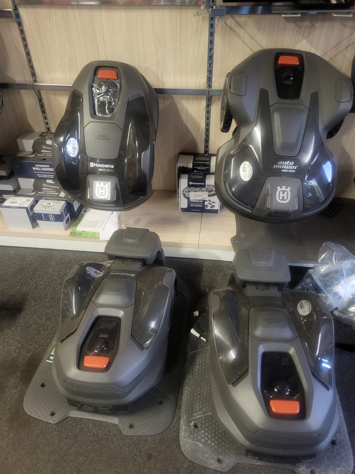 husqvarna robotmaaier, Tuin en Terras, Robotmaaiers, Ophalen of Verzenden, Nieuw, 20 tot 25 cm