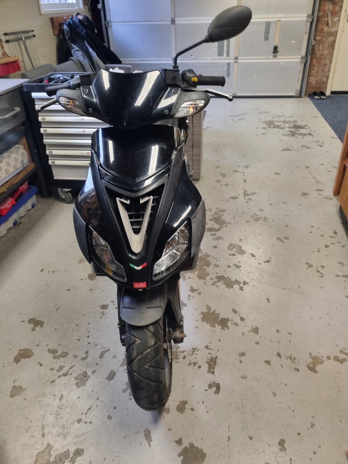 Aprilia SR 50 uit 2010, Fietsen en Brommers, Scooters | Aprilia, Ophalen, Gebruikt, Benzine, SR 50