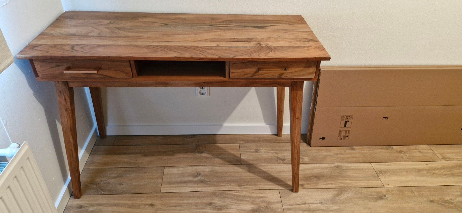 Tikamoon bureau - Zo goed als nieuw, Ophalen, Zo goed als nieuw