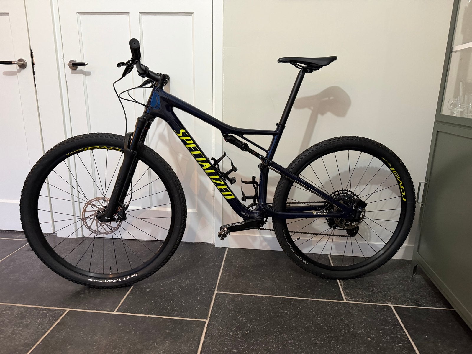 SPECIALIZED Men's Epic Comp FACT Carbon Mountainbike, Overige merken, Ophalen of Verzenden, Zo goed als nieuw, Schijfrem