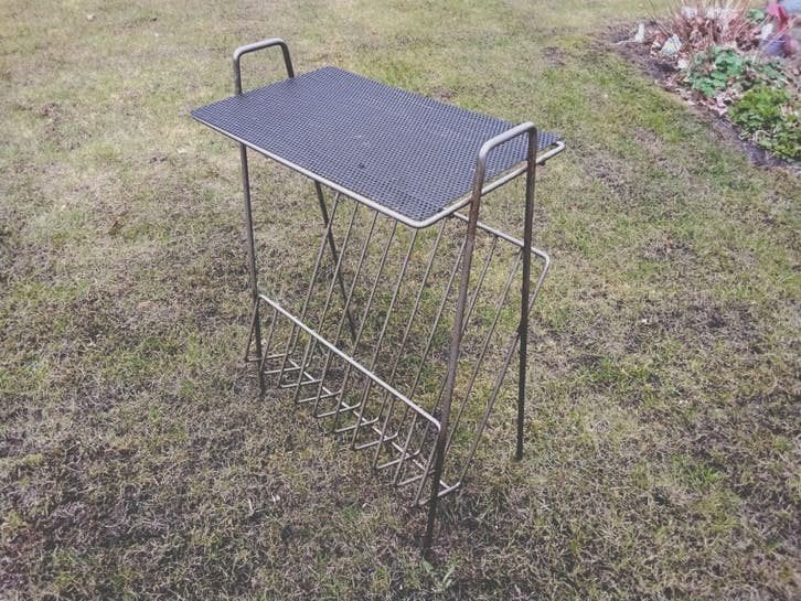 Vintage metalen lektuur tafeltje, Pilastro, opknappertje, Geperforeerd, Ophalen of Verzenden, Gebruikt, Metaal