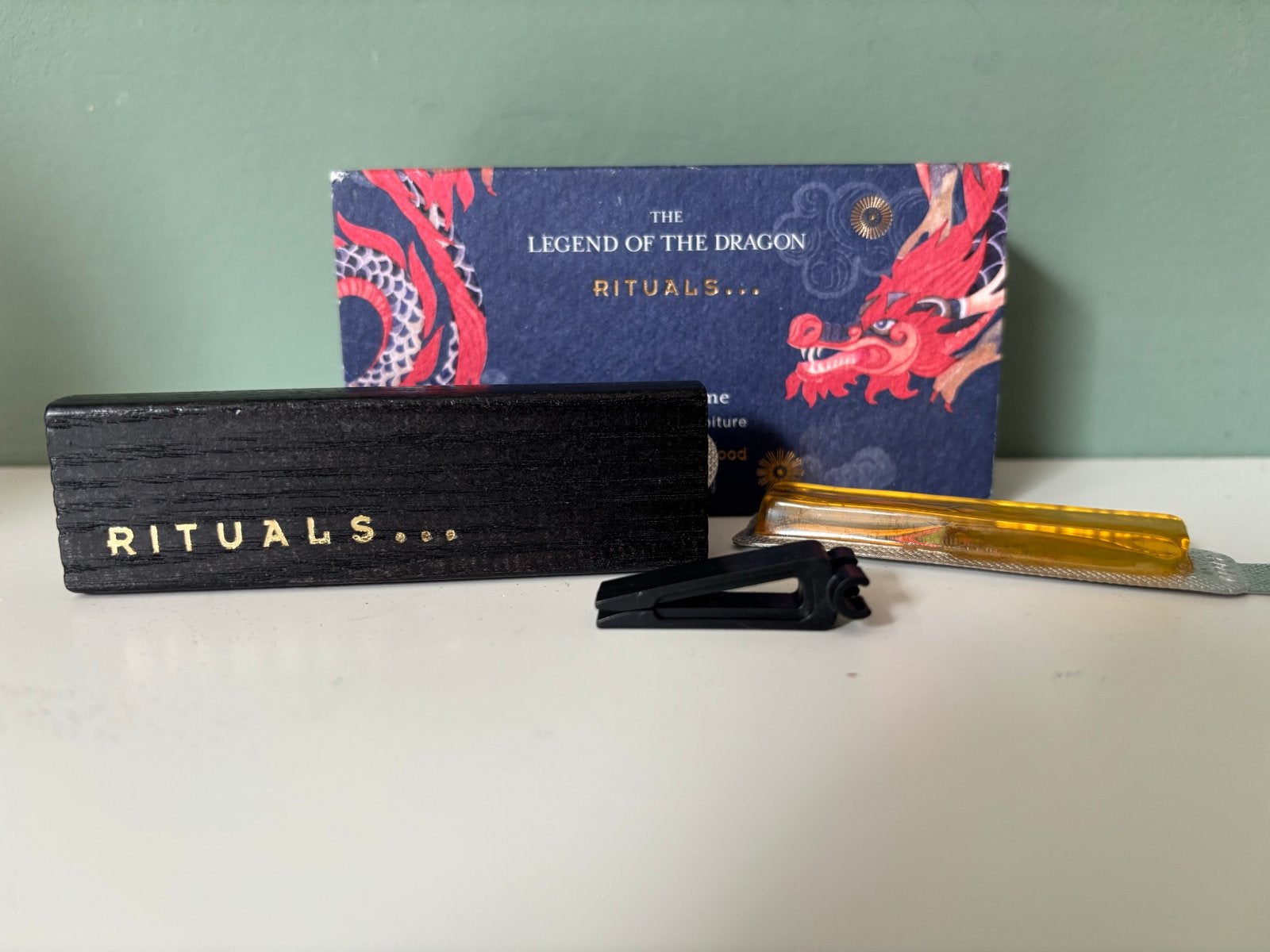 Rituals The Legend of the Dragon autoparfum houder + refills, Auto diversen, Auto-accessoires, Ophalen of Verzenden, Nieuw