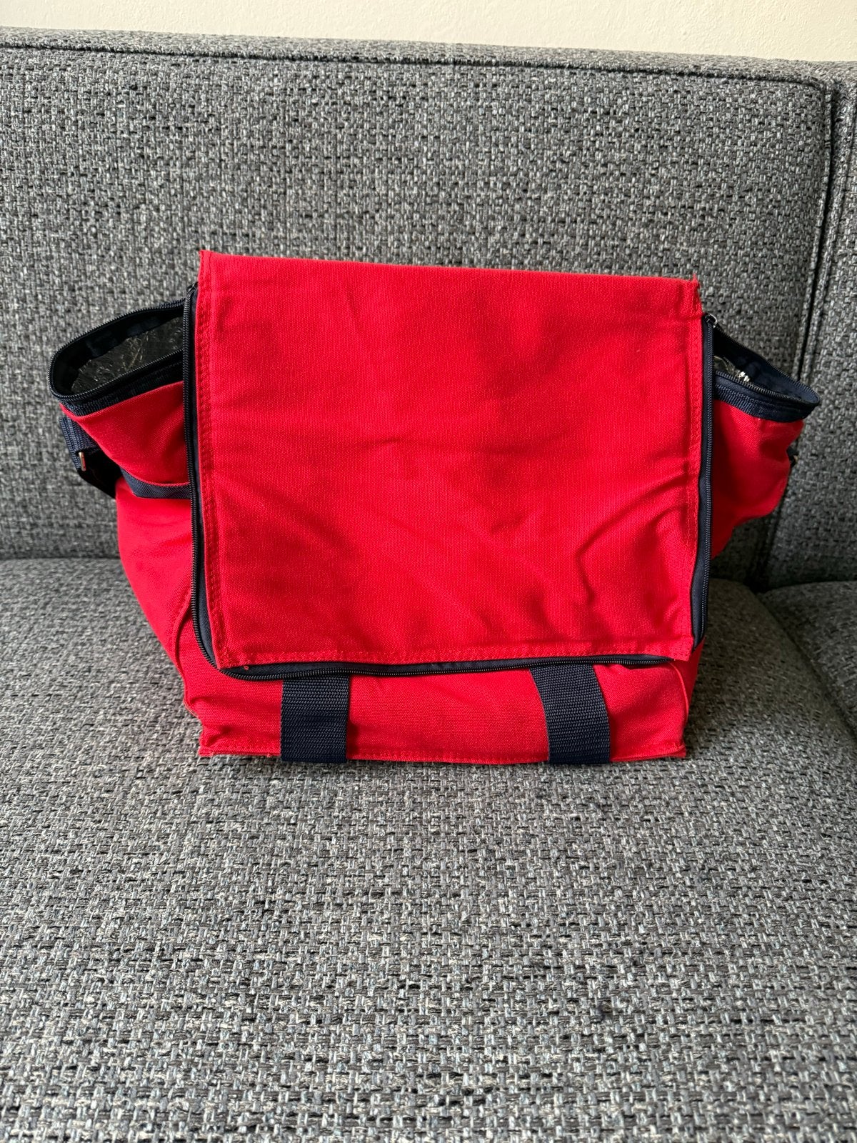 Handige rode koeltas - Ideaal voor onderweg!, Ophalen of Verzenden, Gebruikt, Koeltas, Koelelement