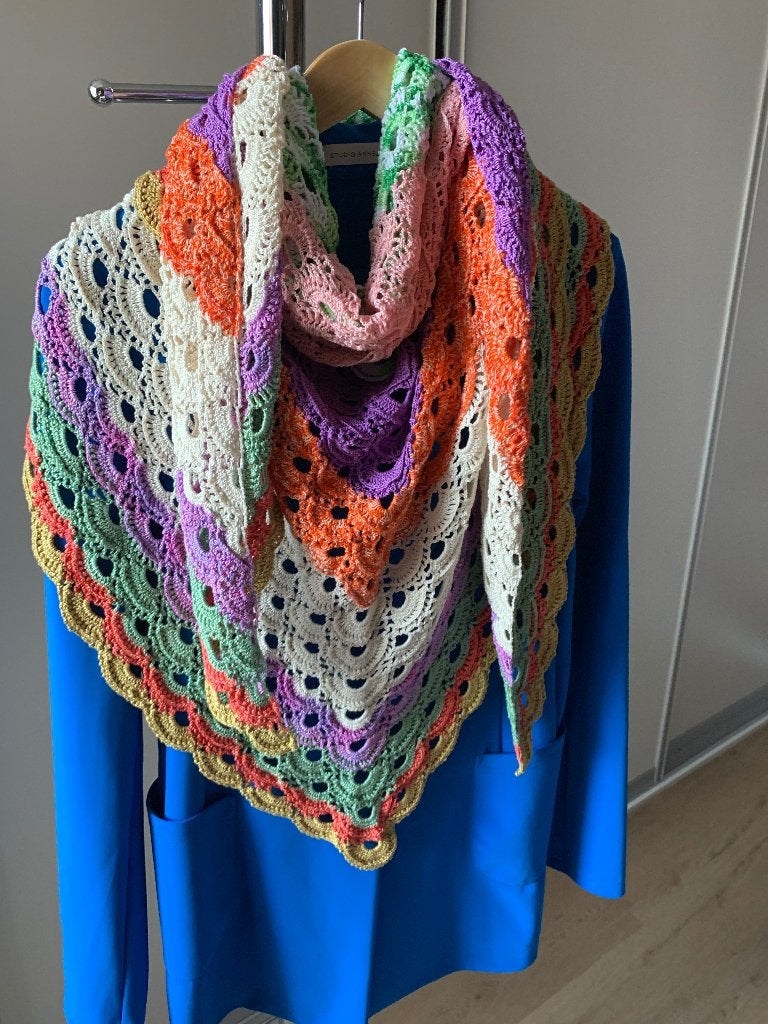 Grote hand gehaakte omslagdoek/stola/3 hoeksjaal., Ophalen of Verzenden, Nieuw, Haken, Overige typen