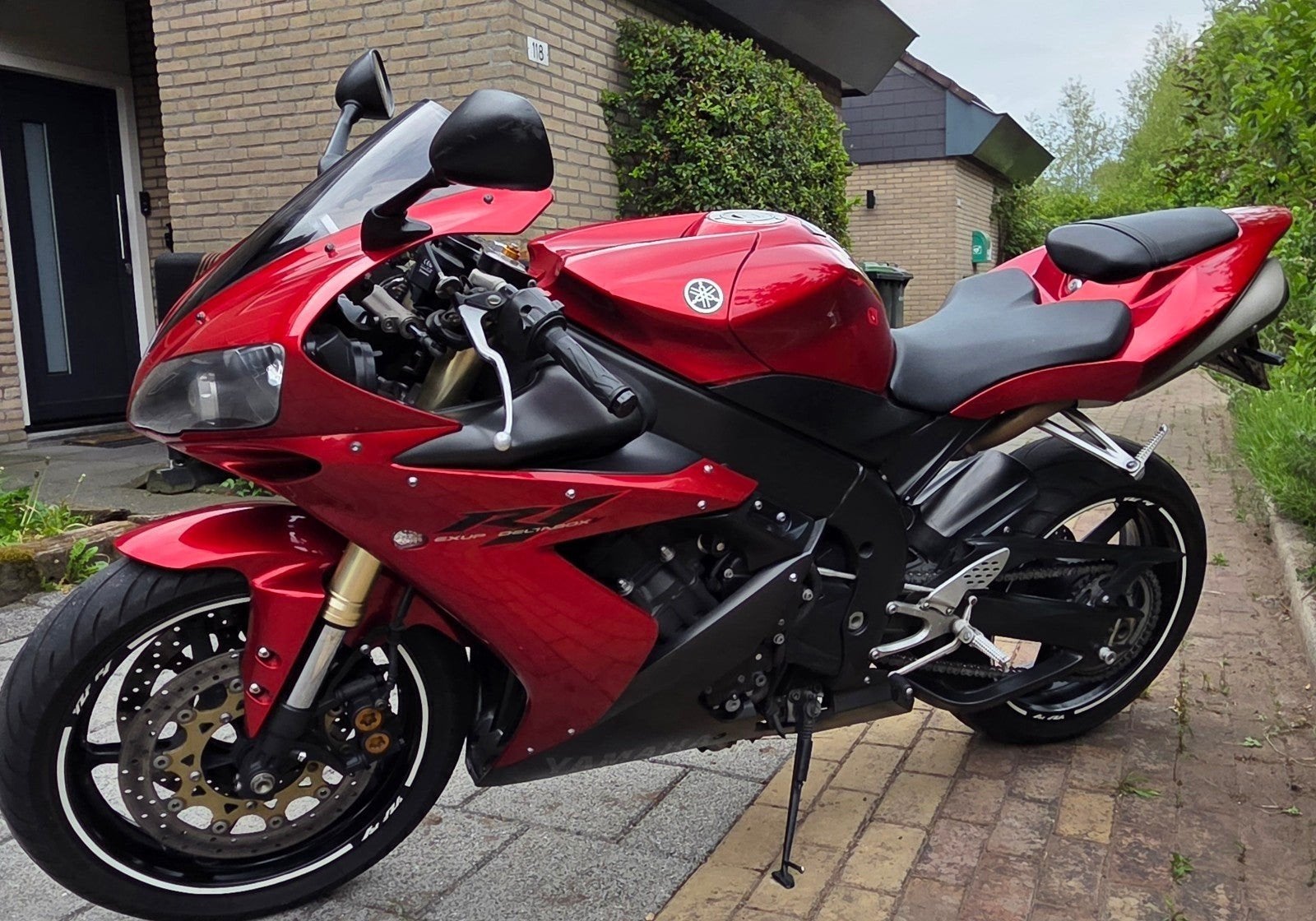 Yamaha R1  lava red, Particulier, Super Sport