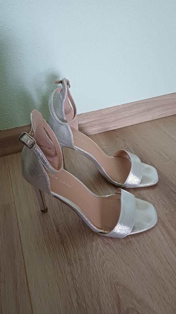 Zilveren glitter naaldhakken maat 38, Ophalen of Verzenden, Schoenen met hoge hakken, Grijs, Gedragen