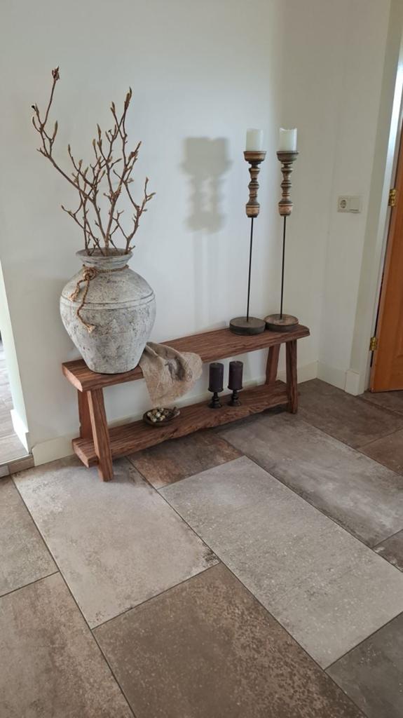 Bankjes, krukjes en sidetables, Ophalen