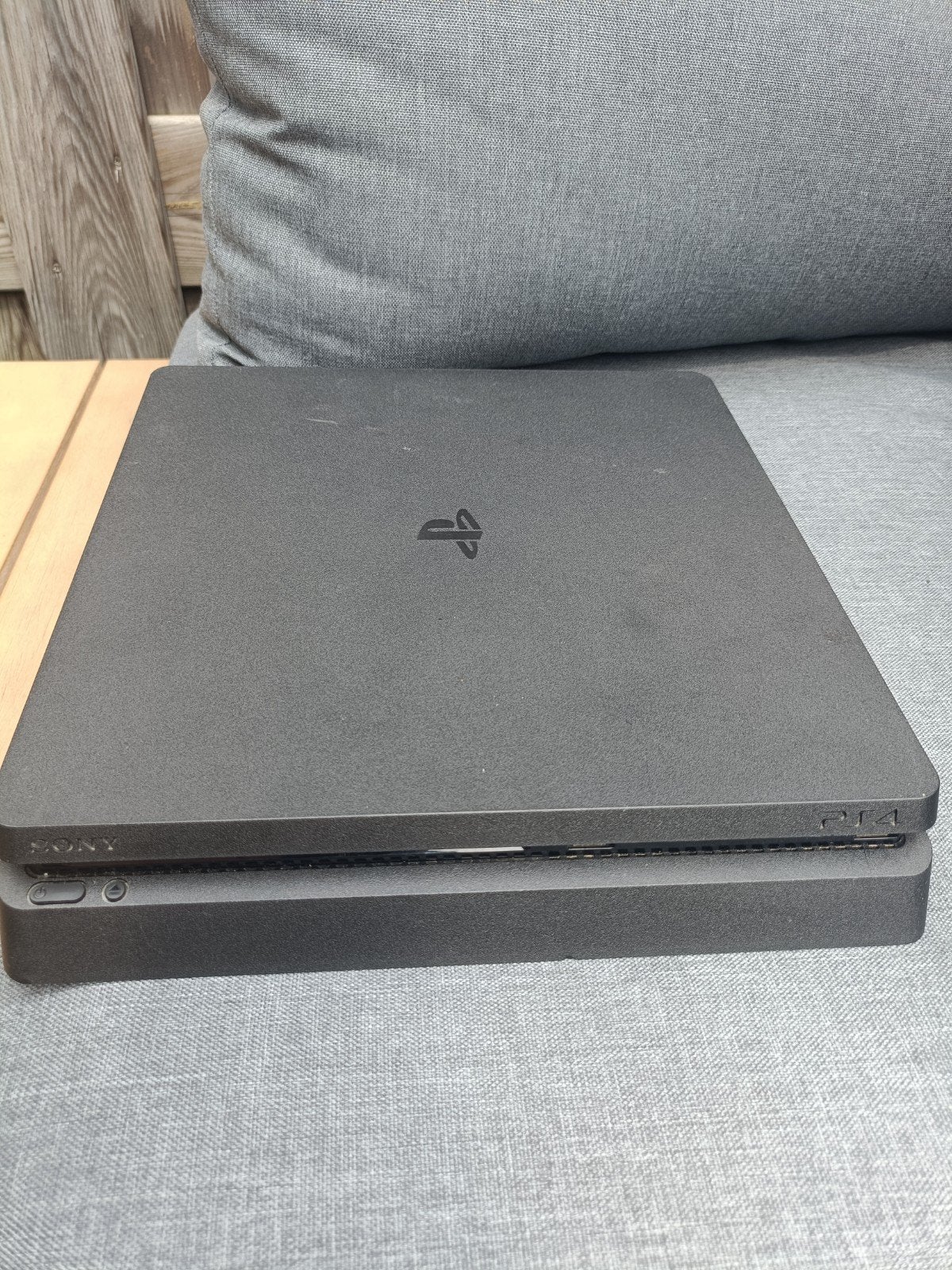 Sony PlayStation 4 Slim - gebruikt, Spelcomputers en Games, 500 GB, Ophalen of Verzenden, Zo goed als nieuw, Zonder controller