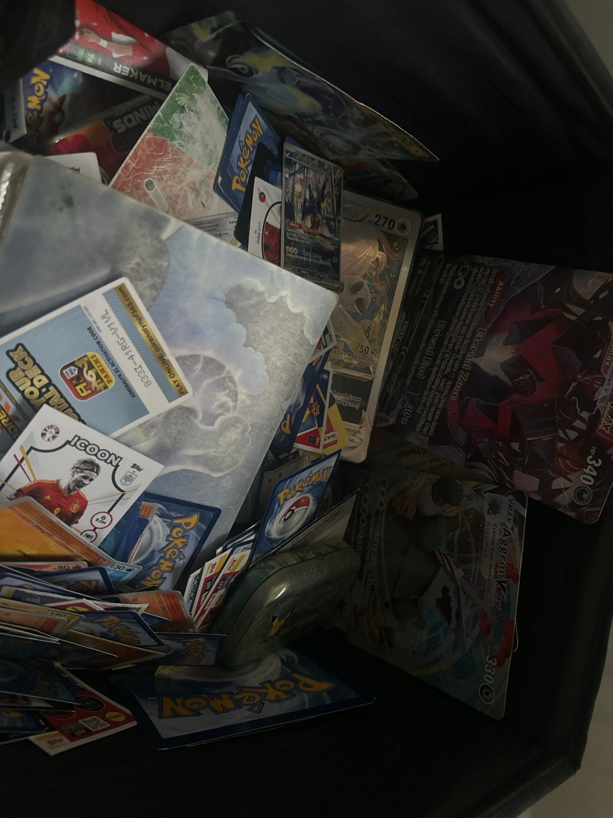 2000 voetbal en Pokemon kaarten, Ophalen of Verzenden, Gebruikt, Meerdere kaarten, Foil