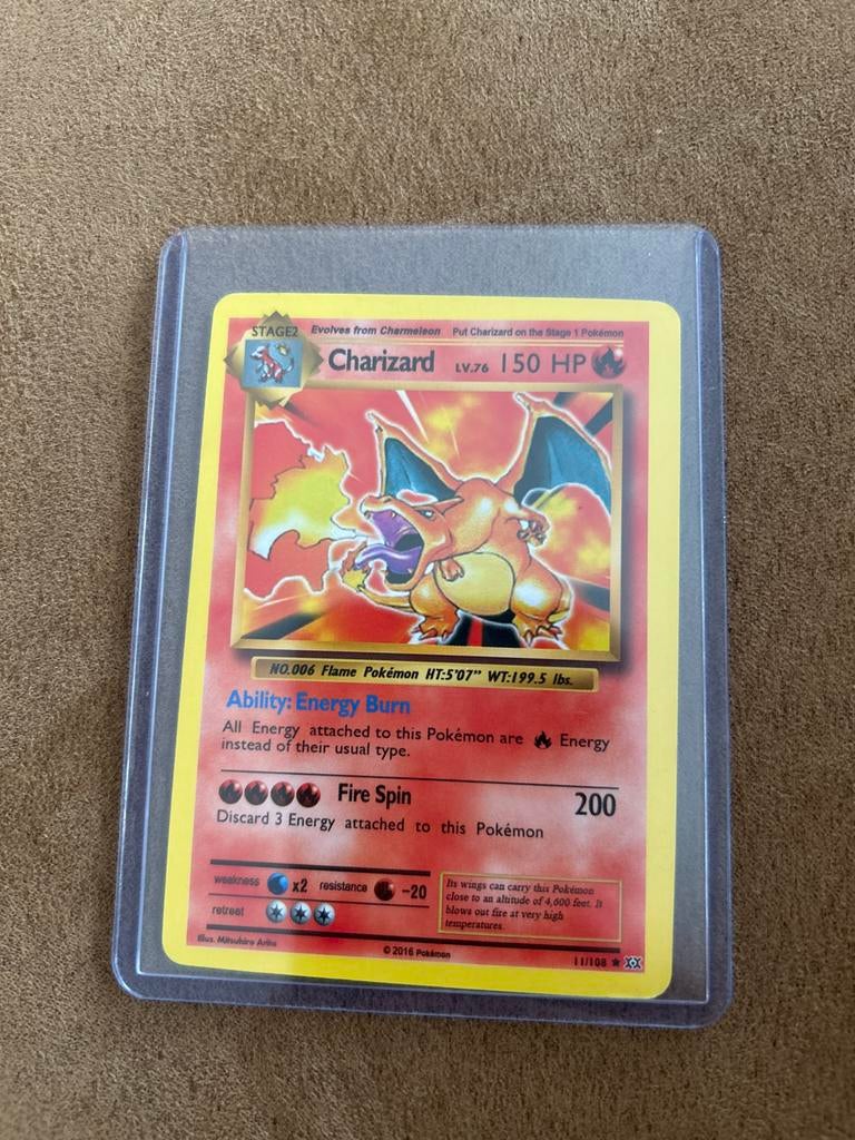 Charizard 11/108 - XY Evolutions (Holo) - In Toploader, Hobby en Vrije tijd, Verzamelkaartspellen | Pokémon, Ophalen of Verzenden