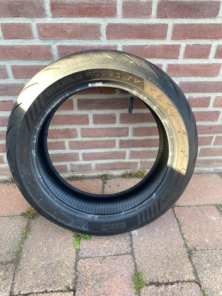 Pirelli diablo rosso IV 200-55-17 lek!, Motoren, Ophalen of Verzenden