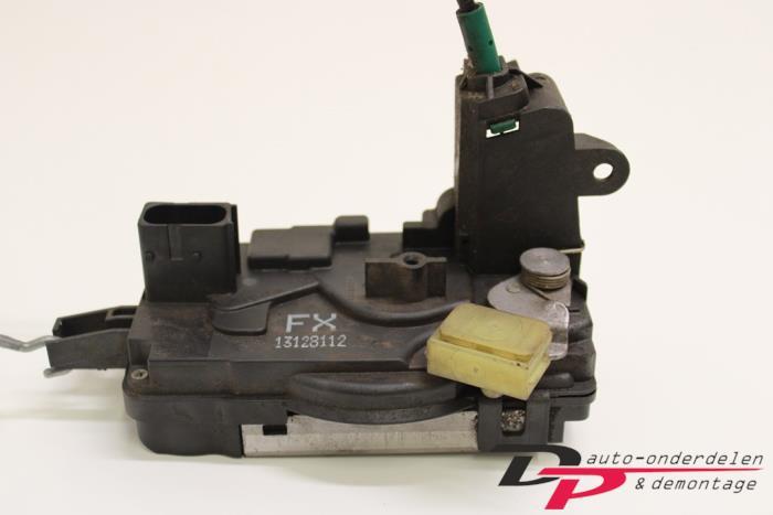 Deurslot Mechaniek 4Deurs rechts-voor van een Opel Astra, Gebruikt, -, -, Opel