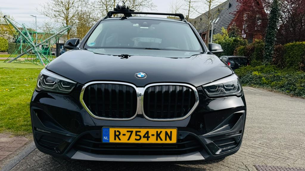 BMW X1 Xdrive25e 220pk Aut 2021 Zwart, Auto's, 125 pk, 750 kg, Zwart, Plug-in hybride