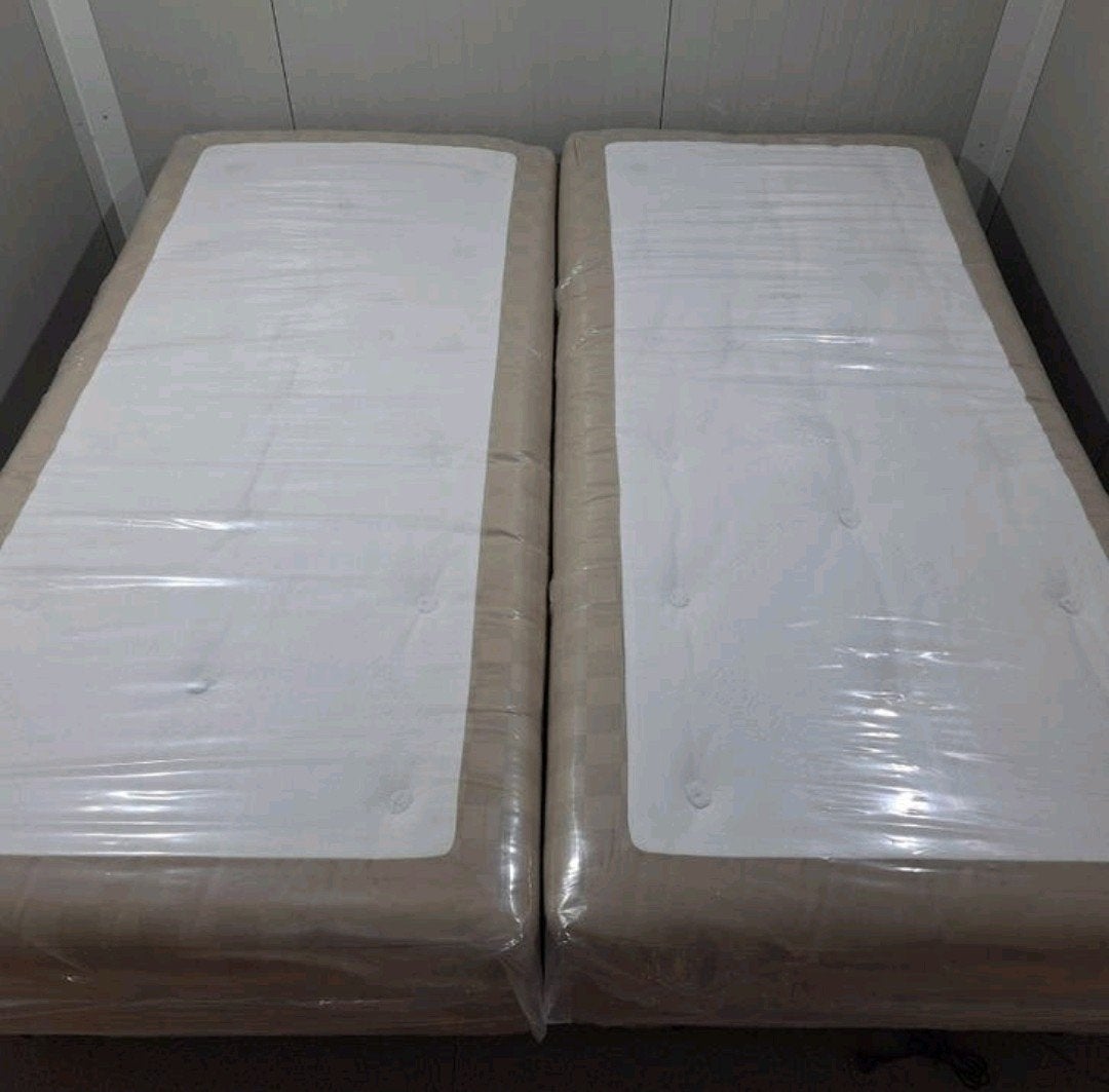 Elektrisch verstelbare Hästens boxspring 220cm x 210cm zgan, Ophalen, Zo goed als nieuw, Tweepersoons, 220 cm
