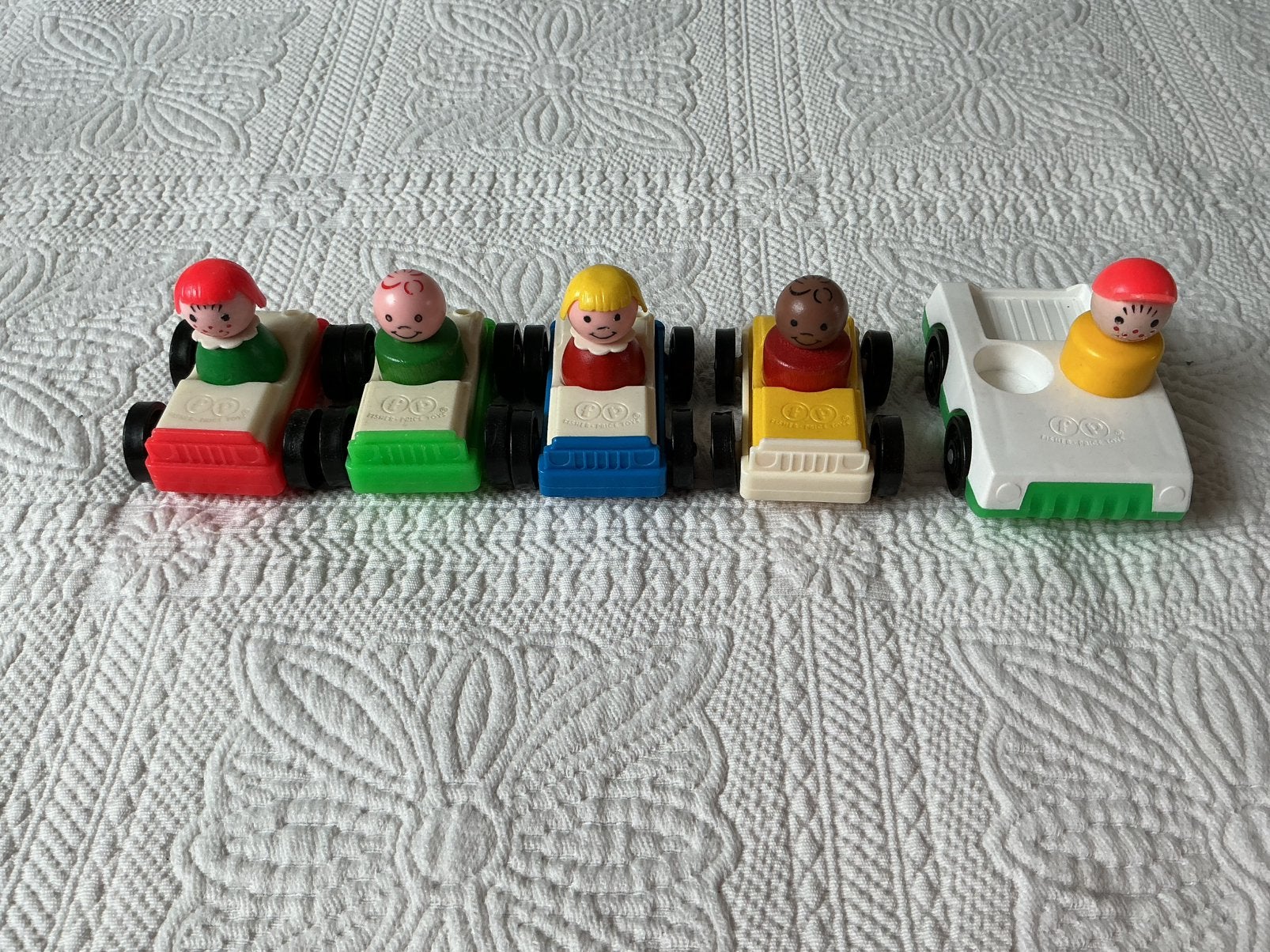 Vintage retro Fisher Price auto’s met (houten) poppetjes, Kinderen en Baby's, Ophalen of Verzenden, Gebruikt, Speelset