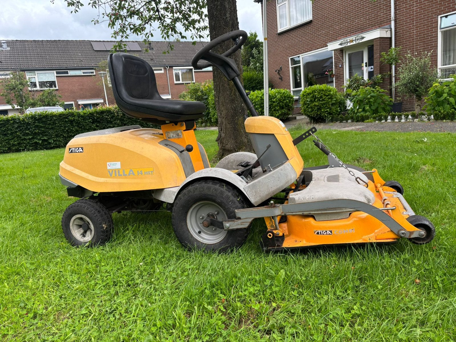 Stiga Villa HST14 Hydrostaat zitmaaier, Tuin en Terras, Zitmaaiers, Ophalen, Stiga, Zo goed als nieuw, Mulchfunctie