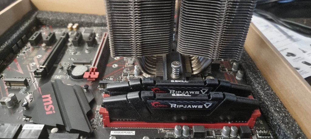 Intel i7 9700kf met koeler, Computers en Software, Processors, 8-core, LGA 1151, Gebruikt, Ophalen of Verzenden