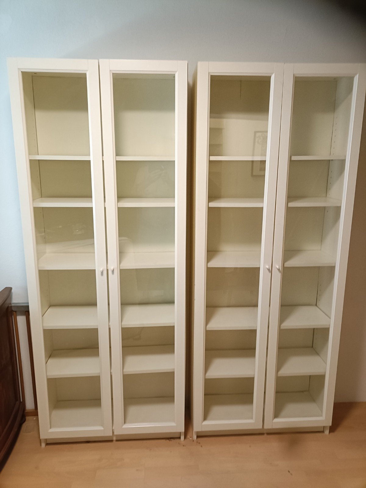 2x Vitrinekast in goede staat, Met deur(en), Zo goed als nieuw, 25 tot 50 cm, Glas