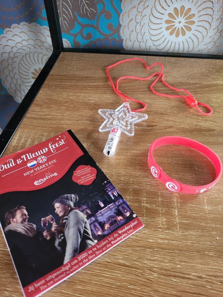 Efteling oud en nieuw feest plattegrond,armband en hanger, Ophalen of Verzenden, Zo goed als nieuw, Gebruiksvoorwerp