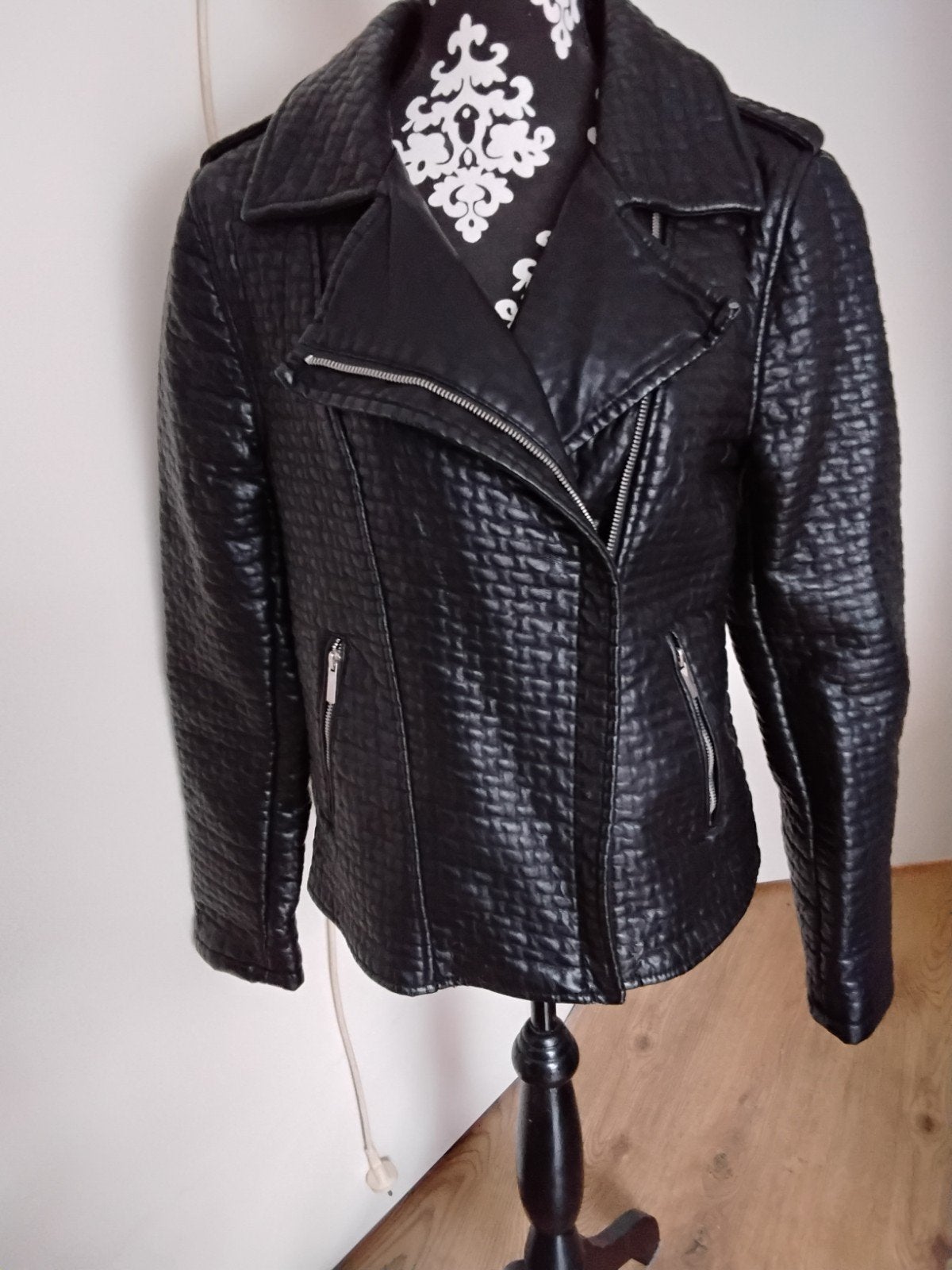 Kunststof jasje maat m, Kleding | Dames, Jasjes, Kostuums en Pakken, Ophalen of Verzenden, Zo goed als nieuw, Maat 38/40 (M), Grijs