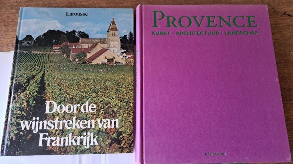 Provence & Wijnstreken Frankrijk - 2 Boeken, Europa, Ophalen of Verzenden, Reisgids of -boek, Gelezen