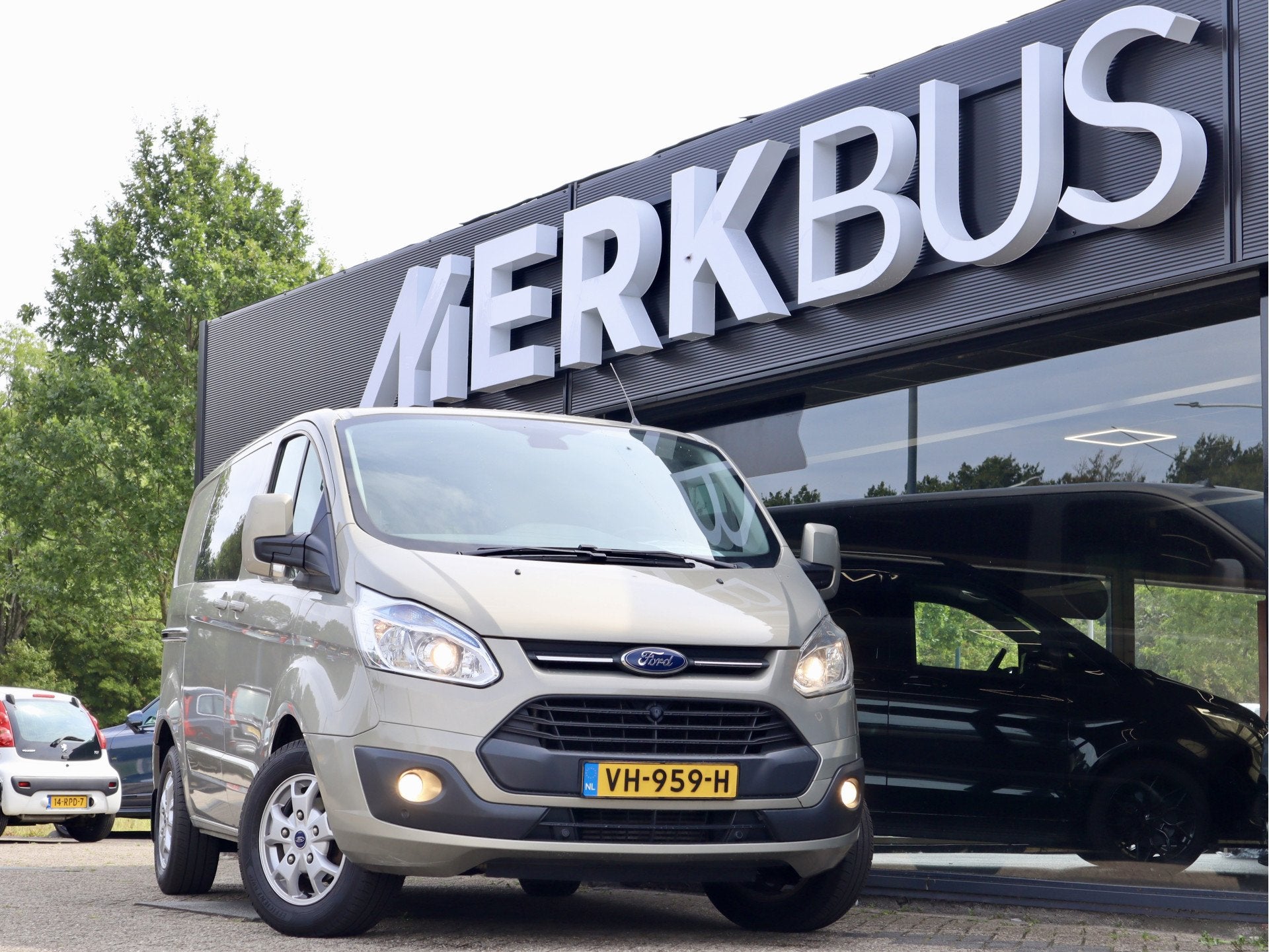 Ford Transit Custom 2.2 TDCI DUBBELE CABINE MARGE BTW VRIJ, Auto's, Bestelauto's, Voorwielaandrijving, Euro 5, Stof, Gebruikt