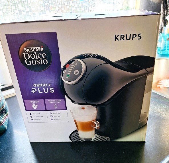 NIEUWE Krups Dolce Gusto Genio S Plus KP3408 Zwart IN DOOS !, Witgoed en Apparatuur, 10 kopjes of meer, Ophalen of Verzenden, Koffiepads en cups