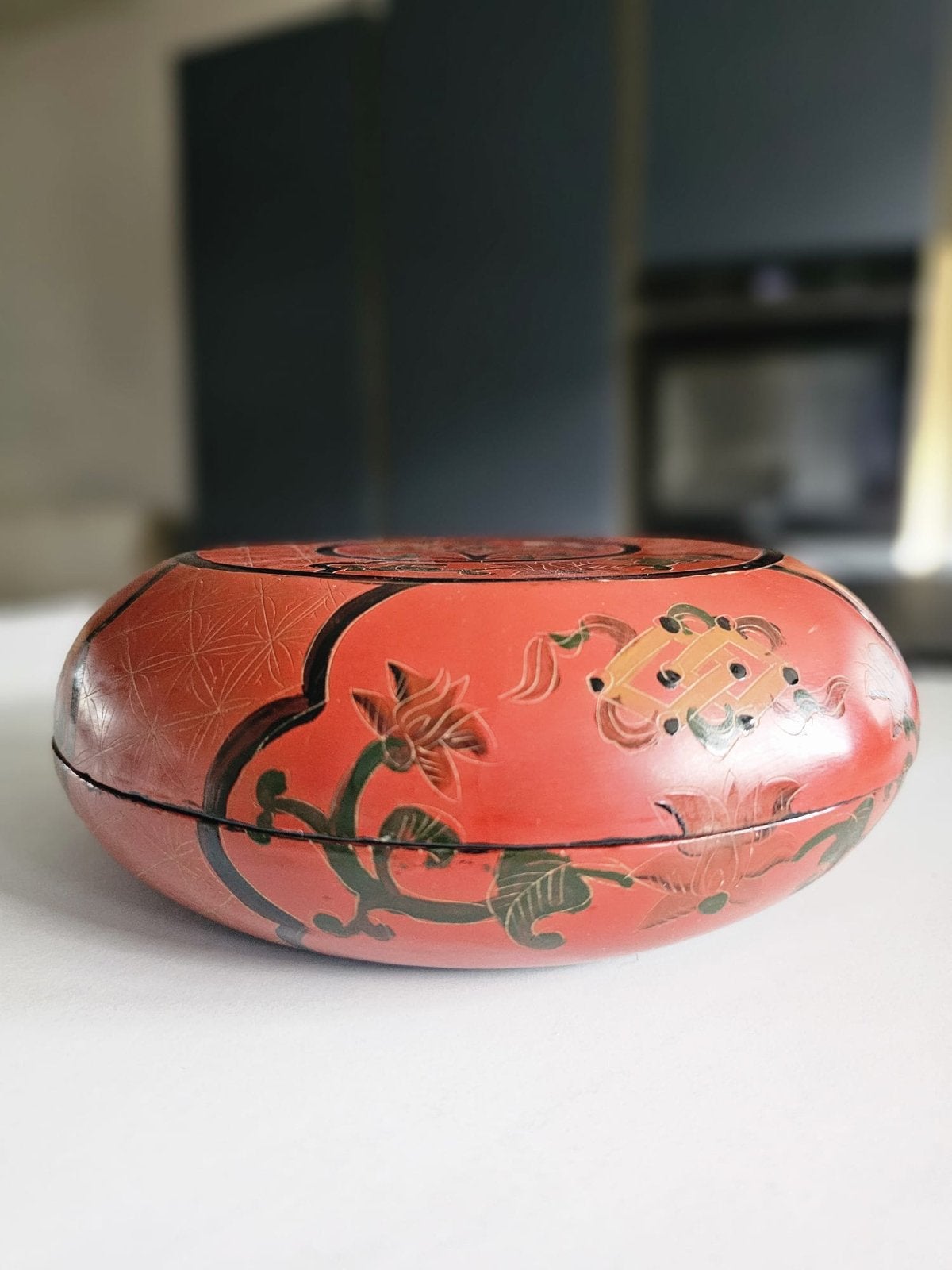 Antieke Chinese Lakdoos met Bloemmotieven, Antiek en Kunst, Ophalen of Verzenden