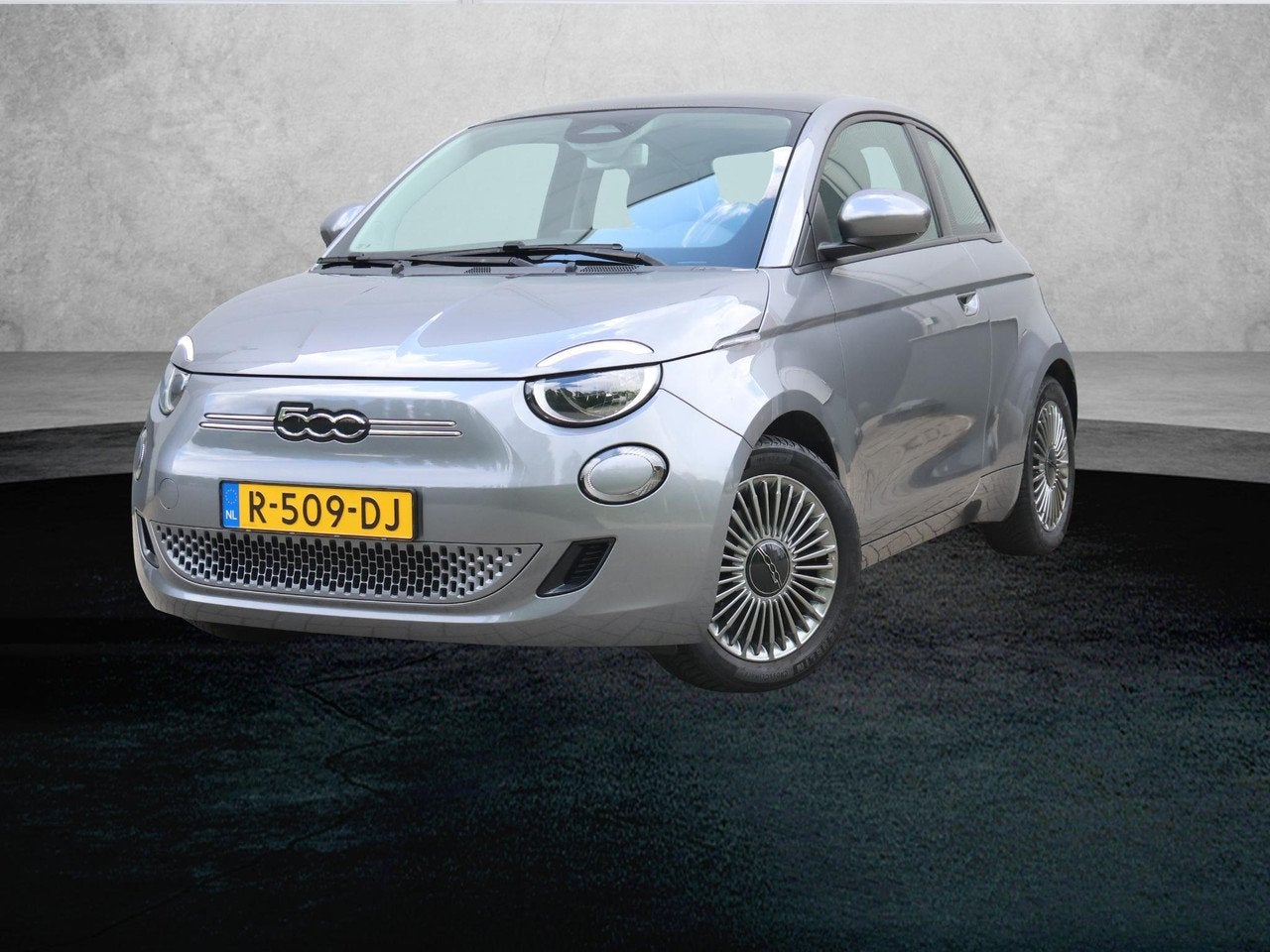 Fiat 500E Icon 42 kWh | ACCU 94% | Panoramadak | Navigatie |, 118 pk, 4 stoelen, Origineel Nederlands, 1265 kg