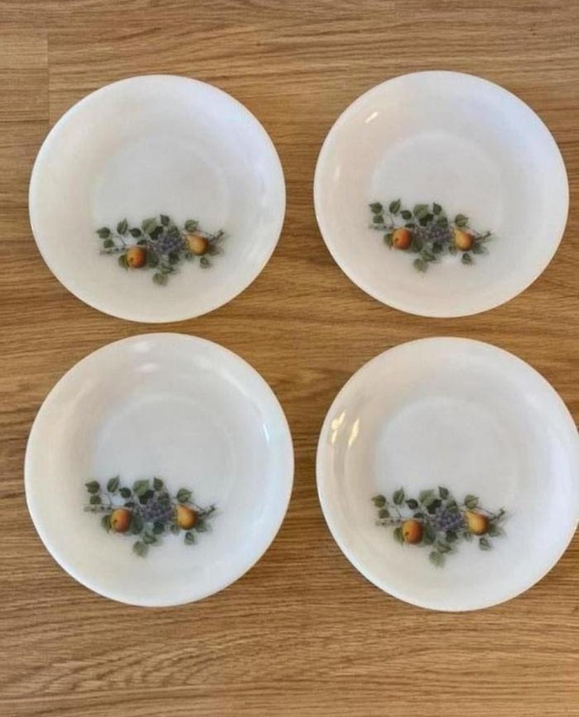 4 ontbijtborden met fruit 23 cm, Ophalen of Verzenden